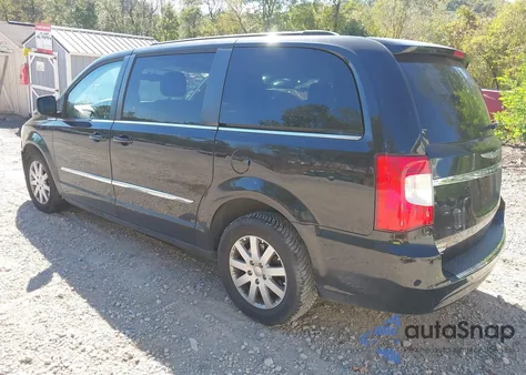 2015 Chrysler Town & Country Touring z USA, uszkodzony, nr VIN 2C4RC1BGXFR726137